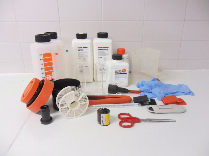 Material necessário para revelar pelicula p&B